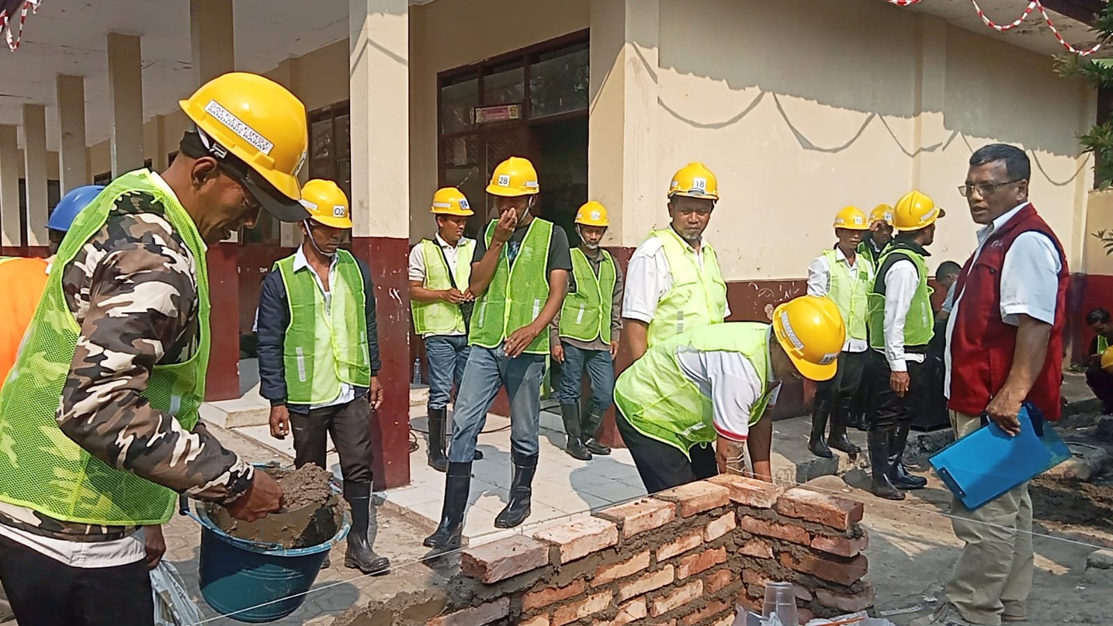 Pemerintah Kabupaten Bandung Barat Berkolaborasi dengan PT. Cisangkan dalam bimbingan teknis untuk para tukang terampil 