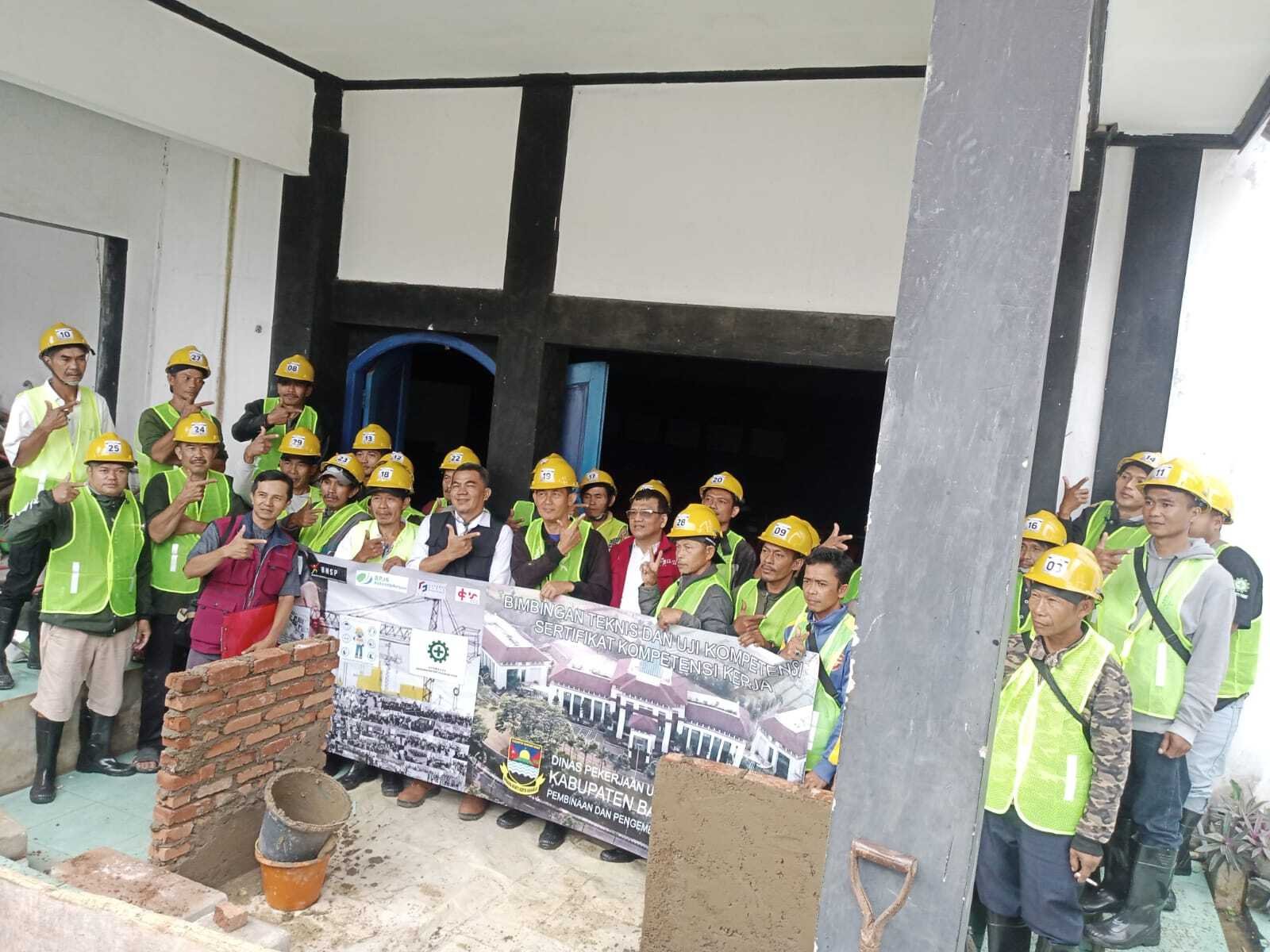 Pemerintah Kabupaten Bandung Barat Laksanakan Sertifikasi Jasa Konstruksi di Kecamatan Cisomang Barat